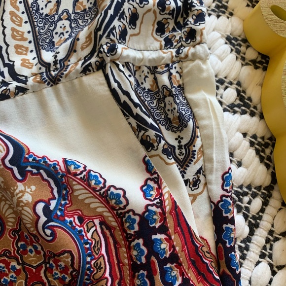 Sleeveless Ruffle Romper with Pockets - Picture 3 of 6